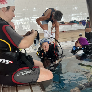 SETMANA DE LA DONA TREABALLADORA: Vols provar el Submarinisme? Submergeix-te amb nosaltres! 11